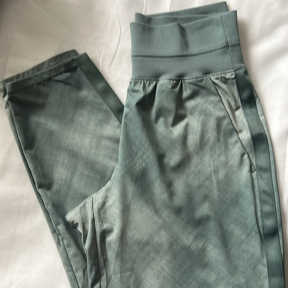 ATHLETA Nolita Slim Tapered Ankle High Rise Pants Size 2 Travel UPF Quick Dry - Picture 9 of 16